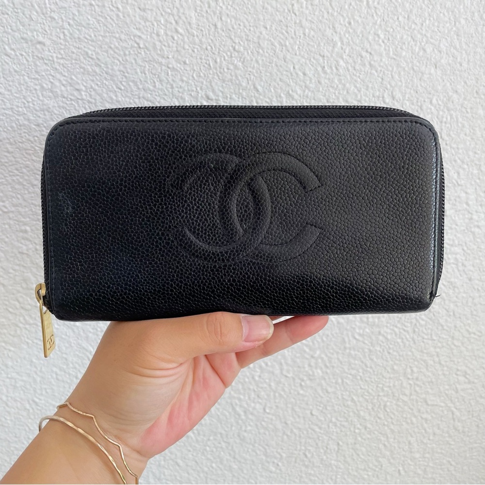 Chanel Caviar CC Long Zippy Wallet. EUC